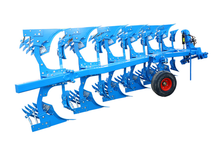 Hydraulický otočný pluh s traktorem Hydraulic